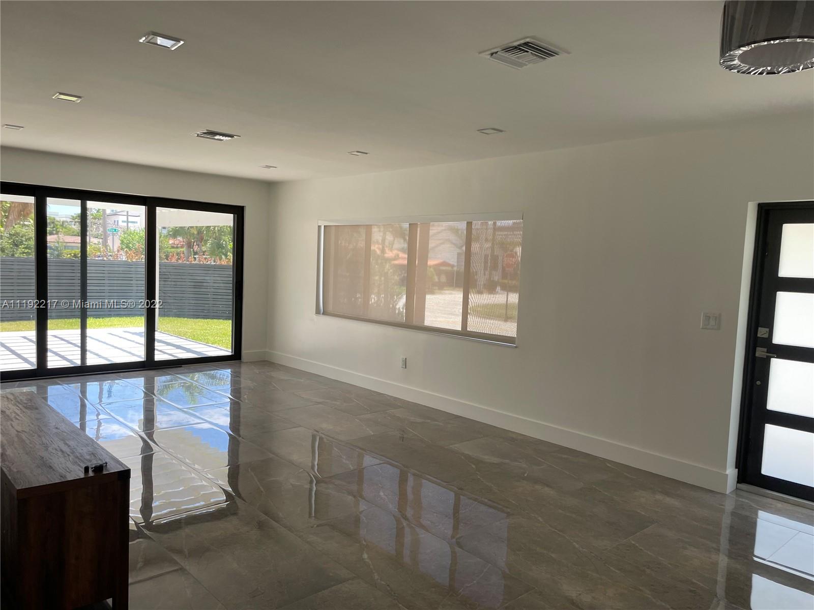 ALTOS DEL MAR NO 5 - Residential