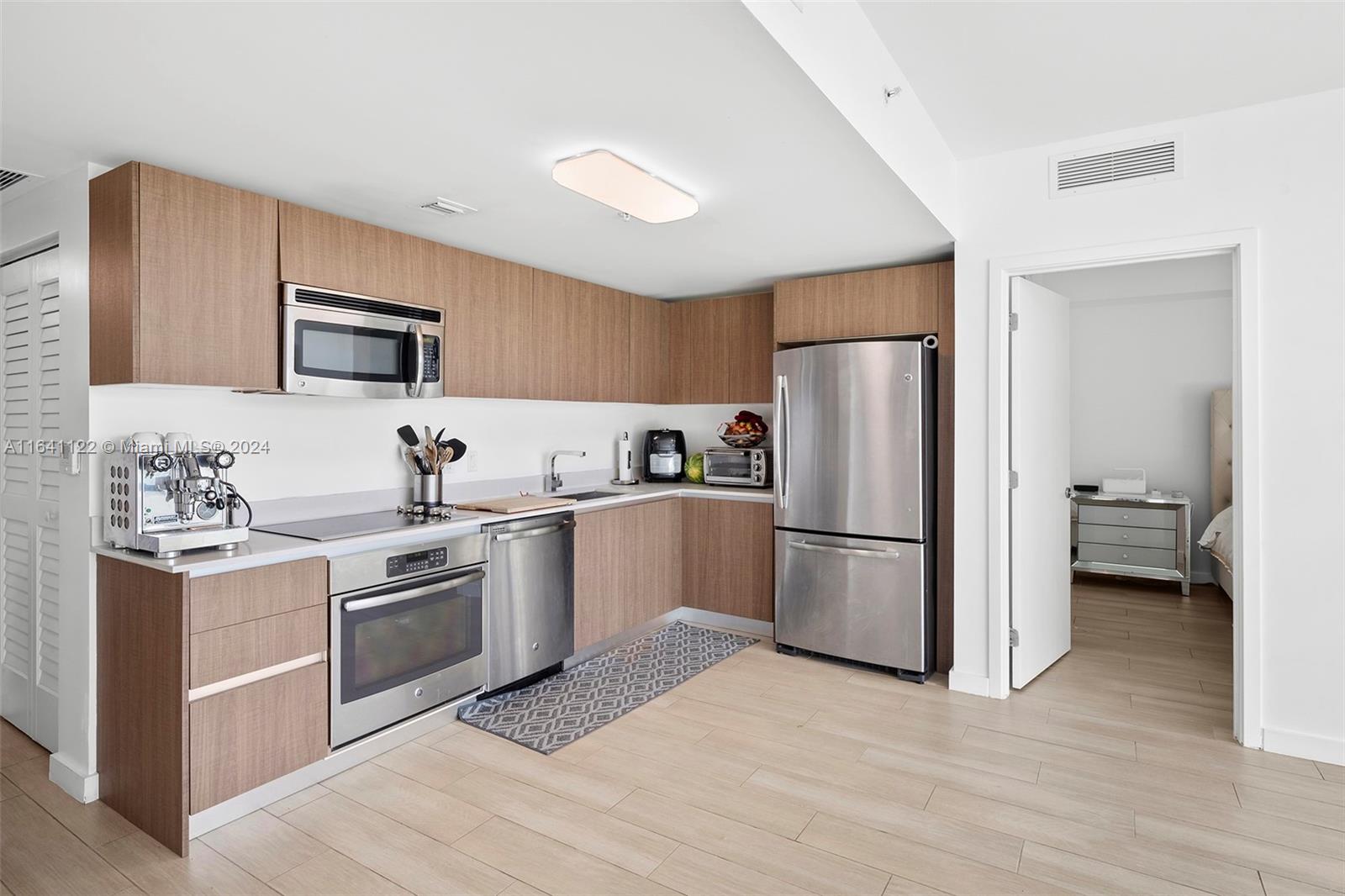 LE PARC AT BRICKELL CONDO - Residential