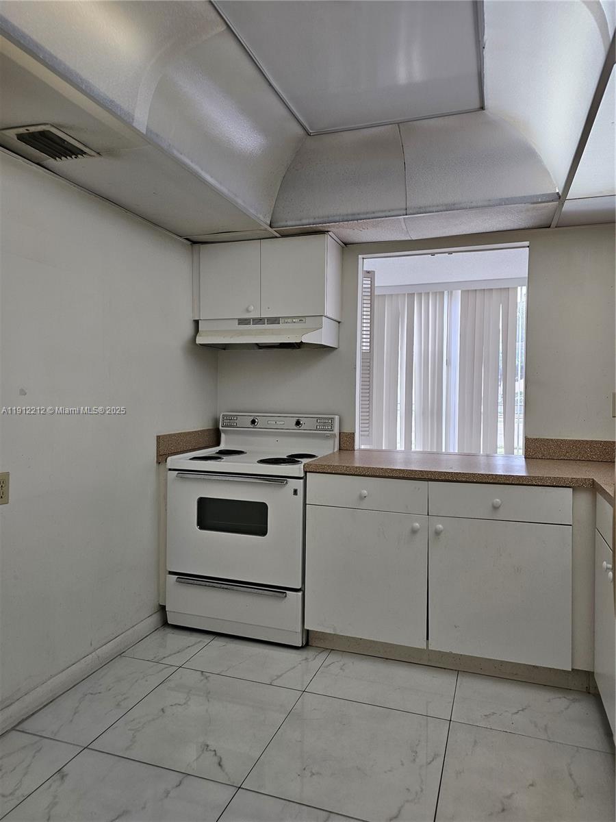 DESOTO PARK CONDO - Residential Lease