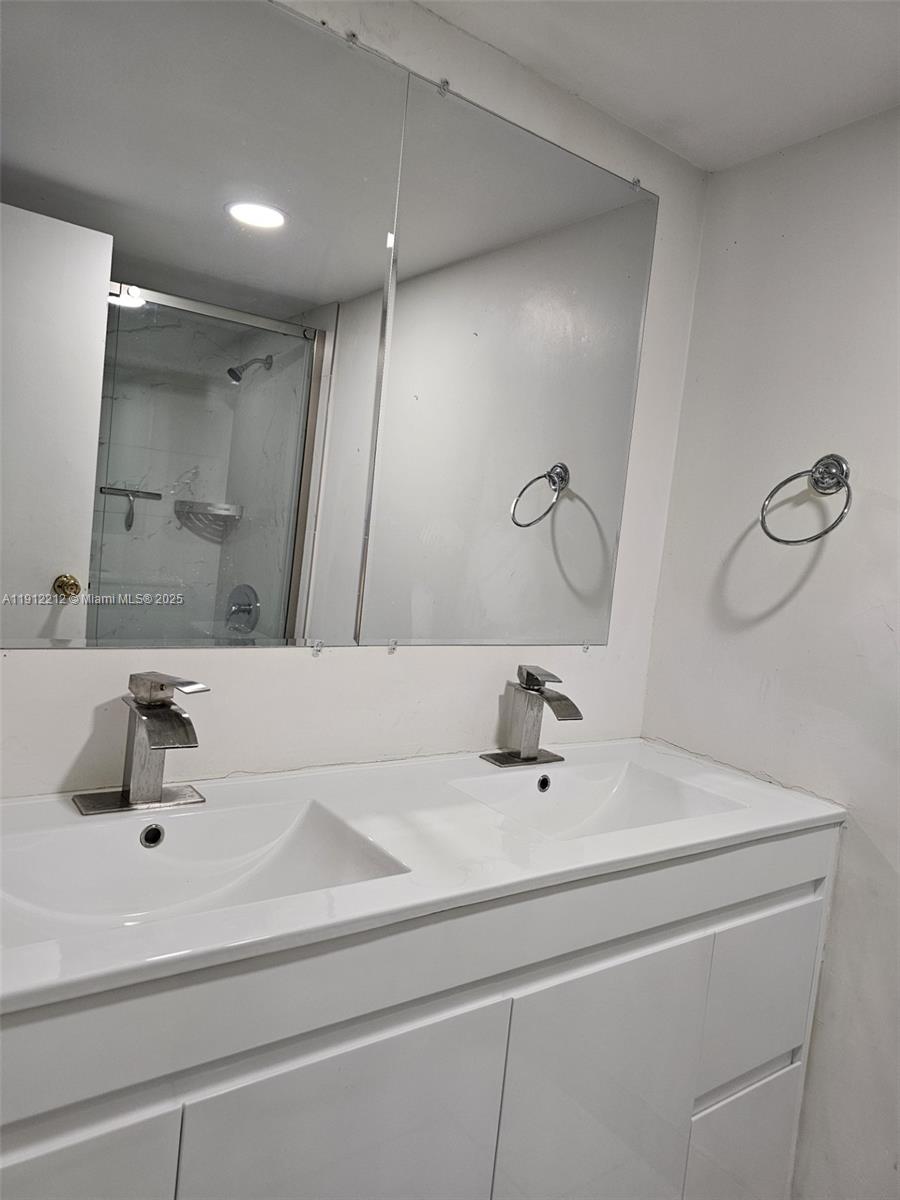 DESOTO PARK CONDO - Residential Lease