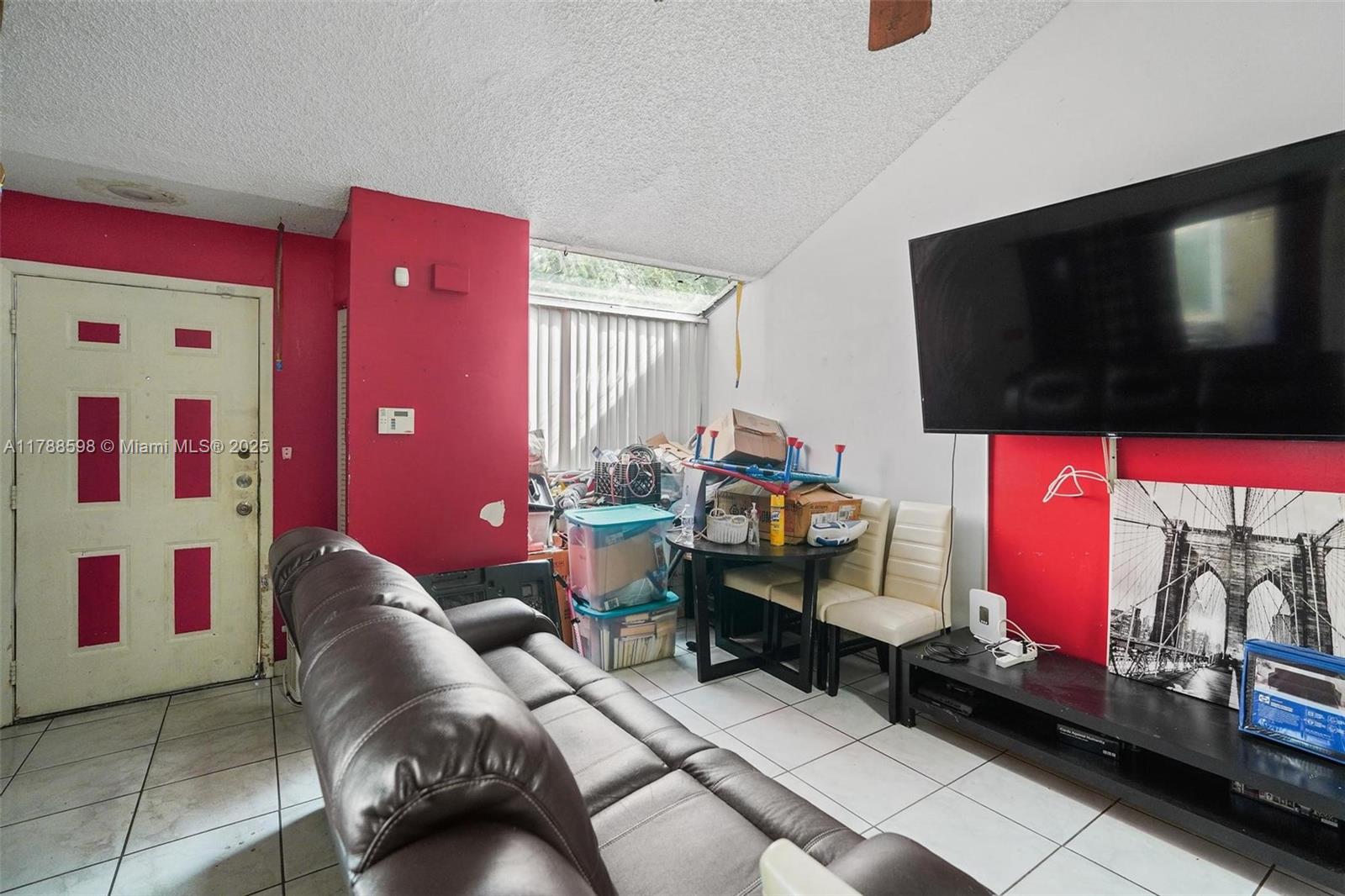 1846 Racquet Ct