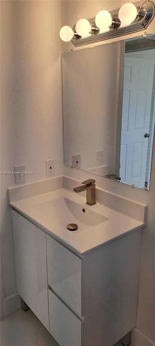 LAS VILLAS SEGOVIA CONDO - Residential Lease