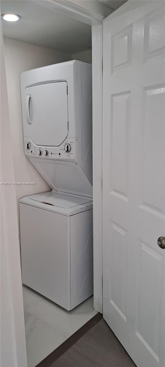 LAS VILLAS SEGOVIA CONDO - Residential Lease