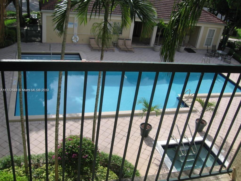 SAVANNAH AT RIVERSIDE CON - Residential
