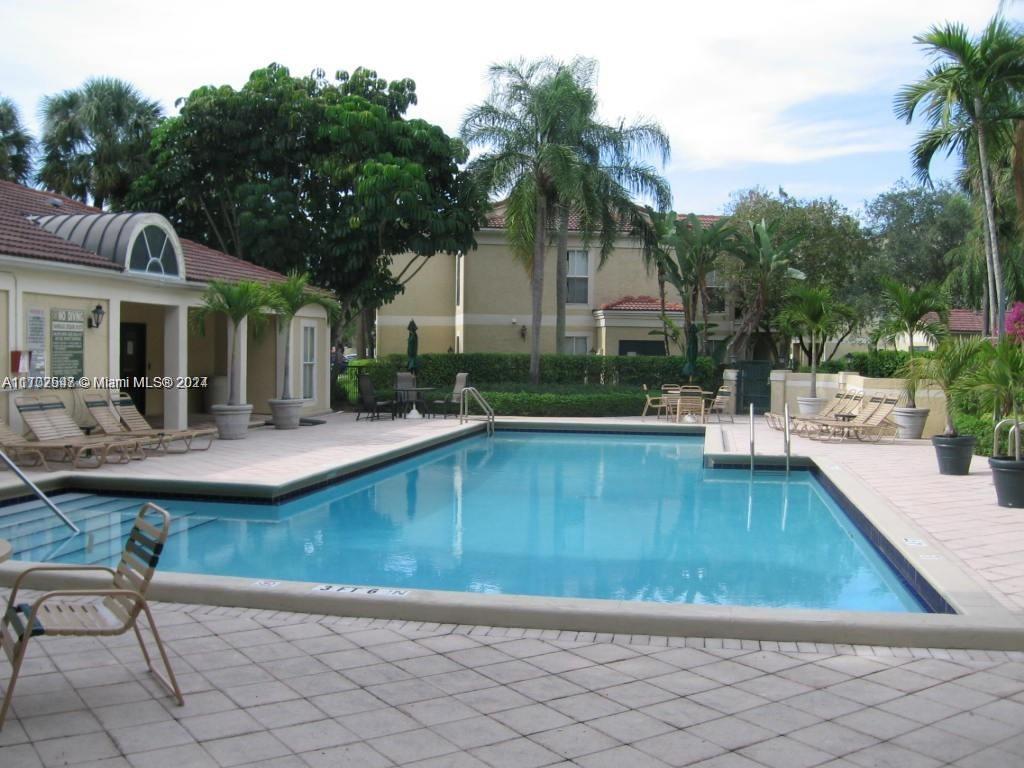 SAVANNAH AT RIVERSIDE CON - Residential