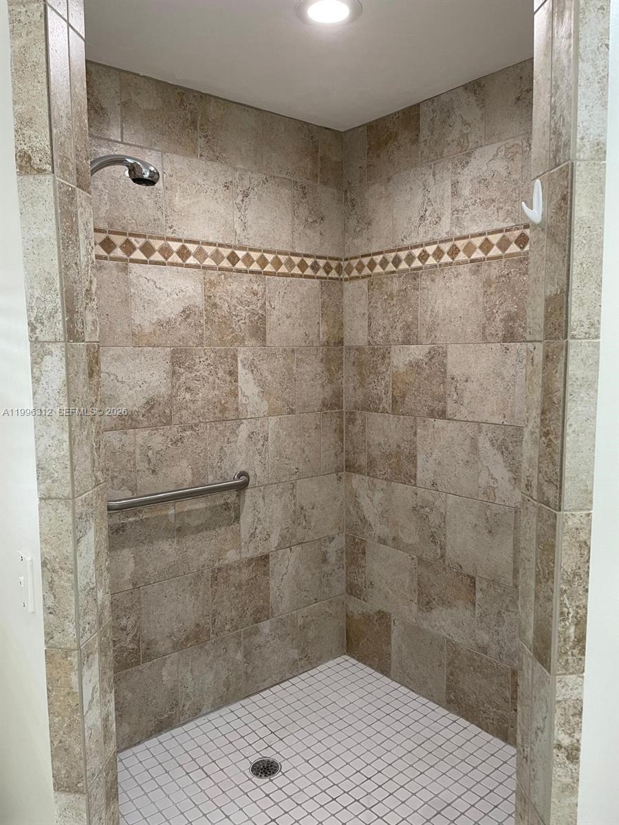 BRIARWOOD ESTATES 1ST ADD - Residential Lease