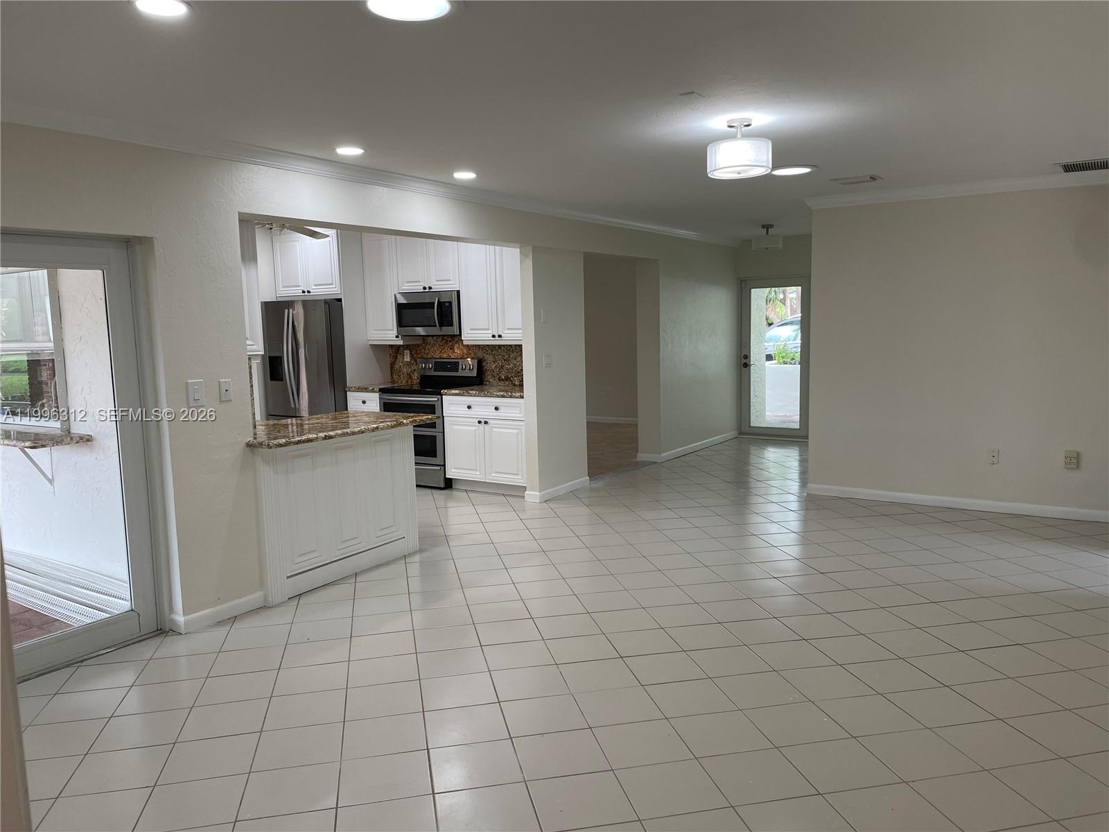 BRIARWOOD ESTATES 1ST ADD - Residential Lease