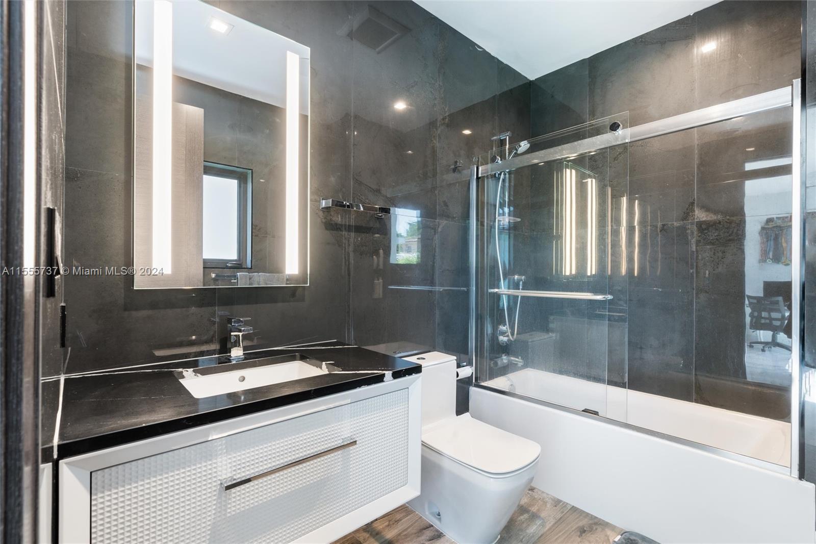 MIAMI SHORES BAY VIEW - Residential