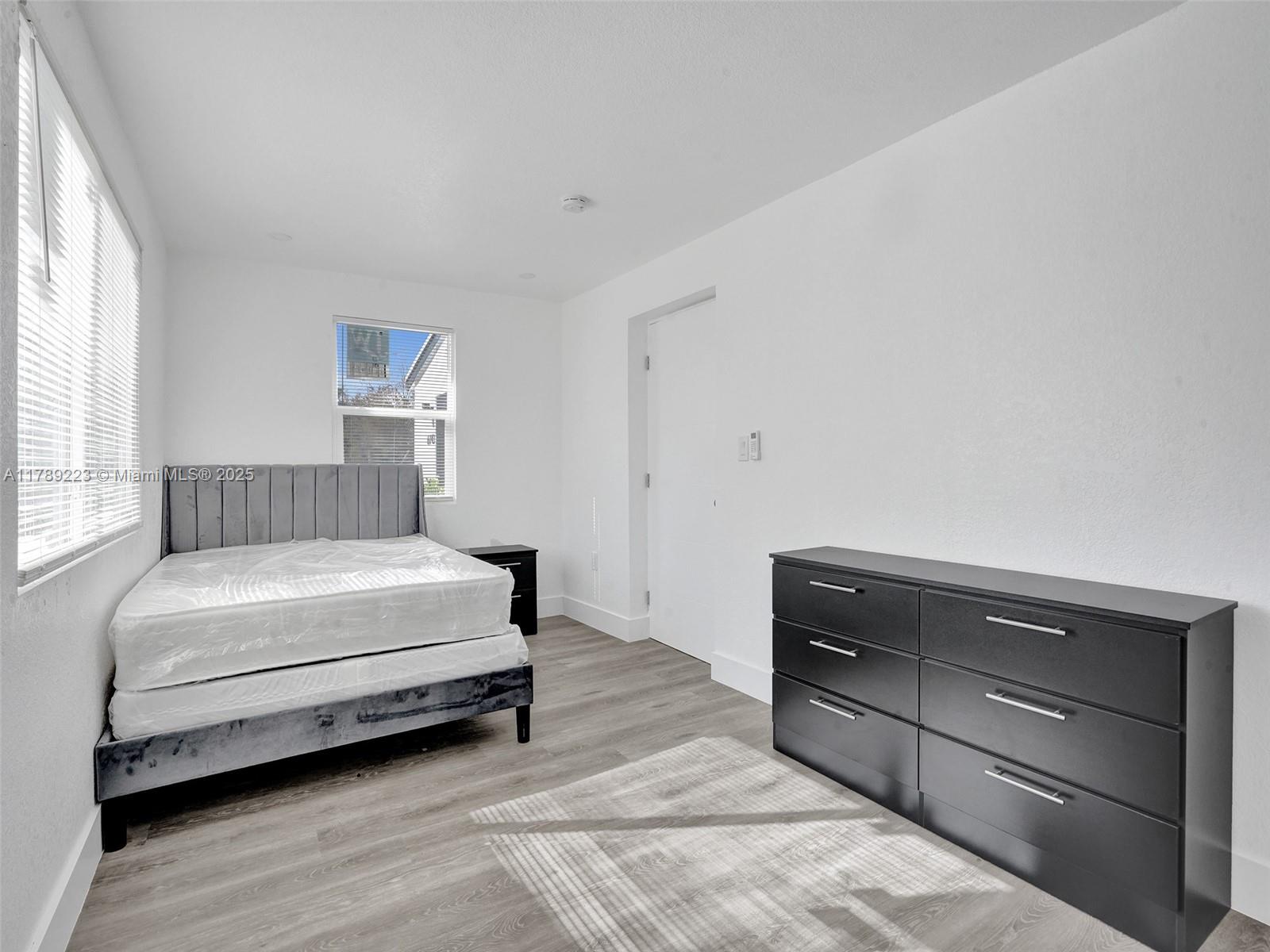 SUN LAND PARK - Residential