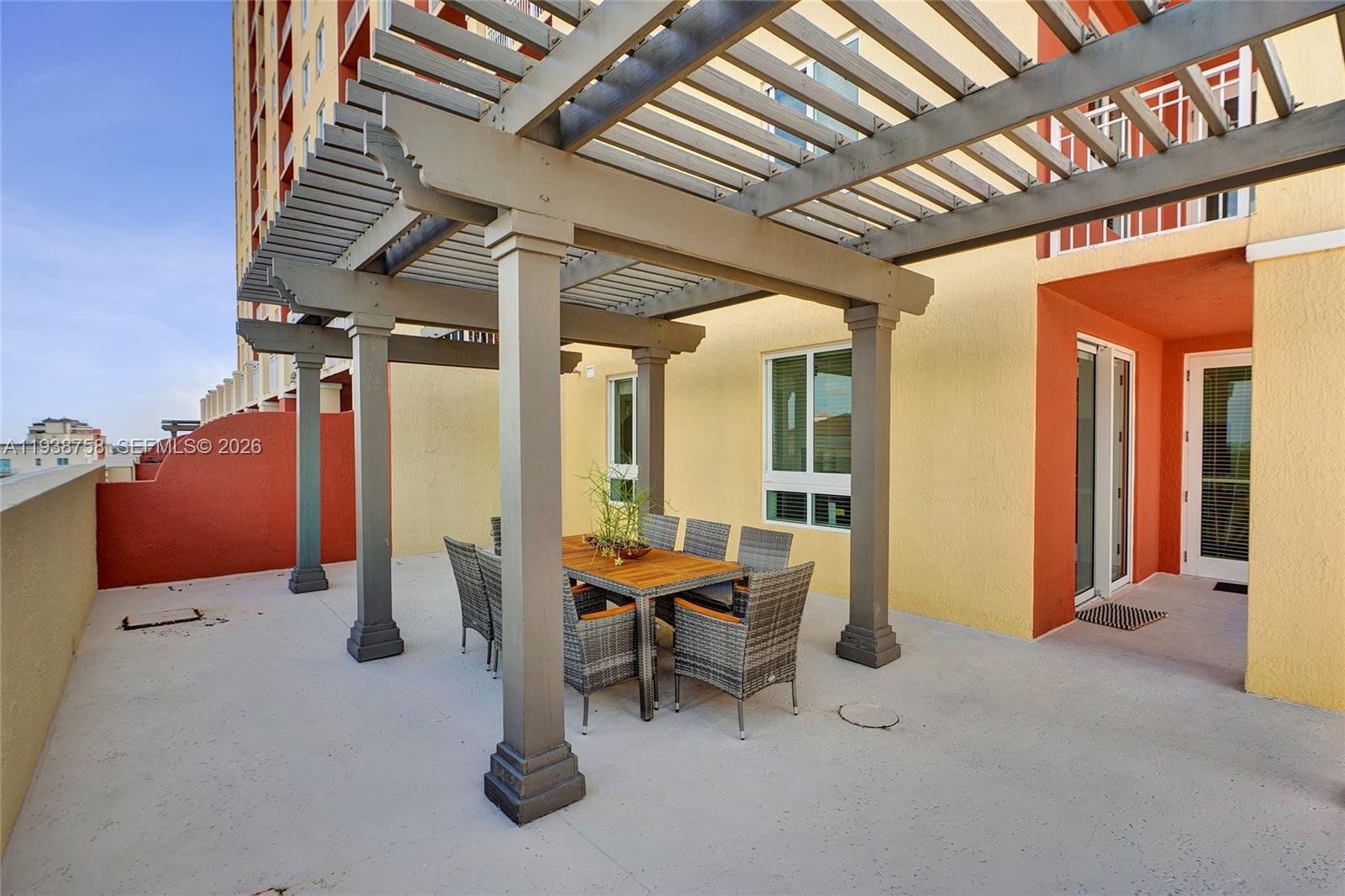 TOSCANO CONDO - Residential