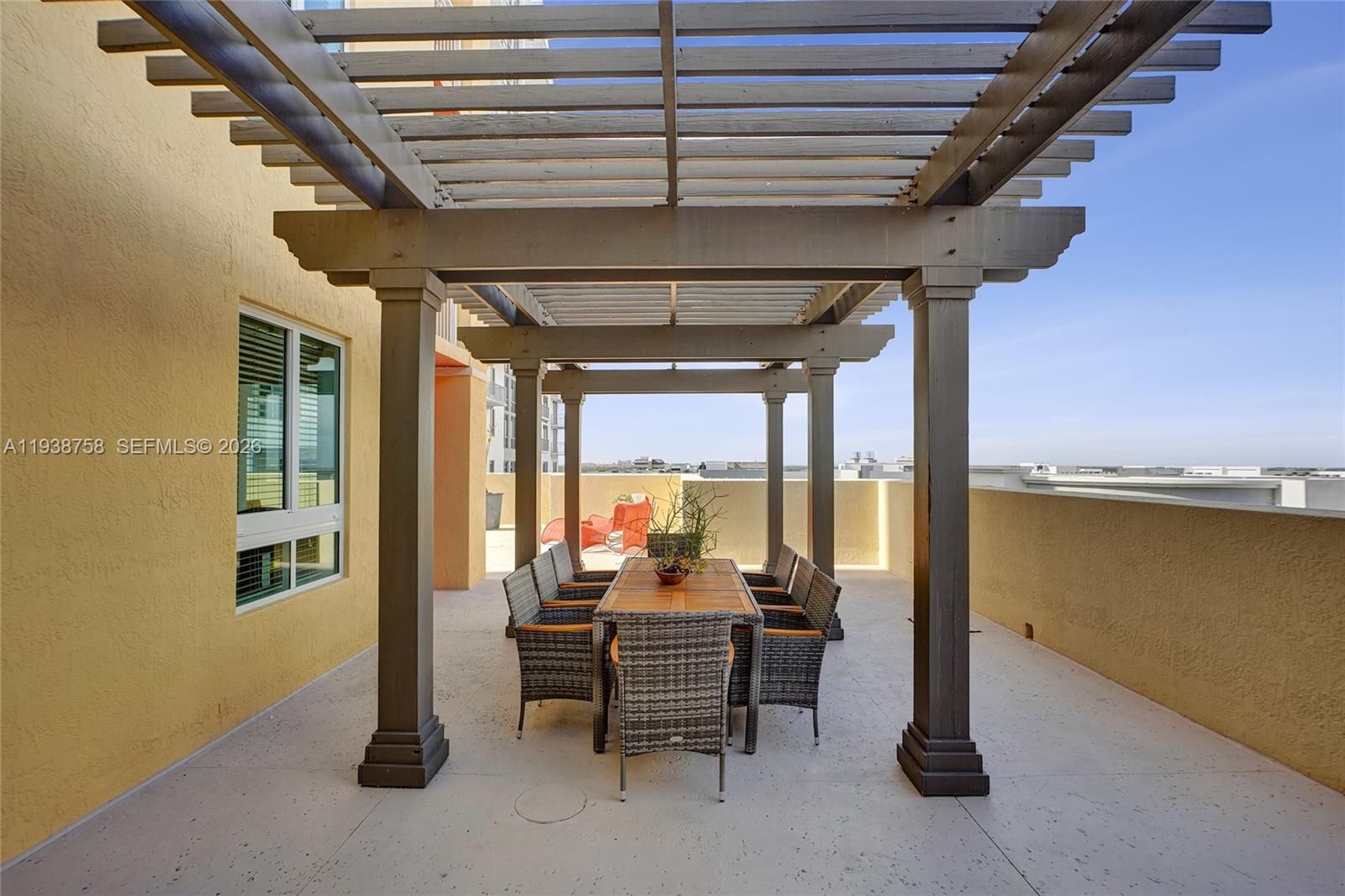 TOSCANO CONDO - Residential