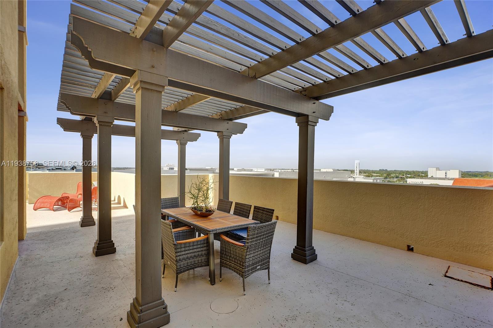 TOSCANO CONDO - Residential