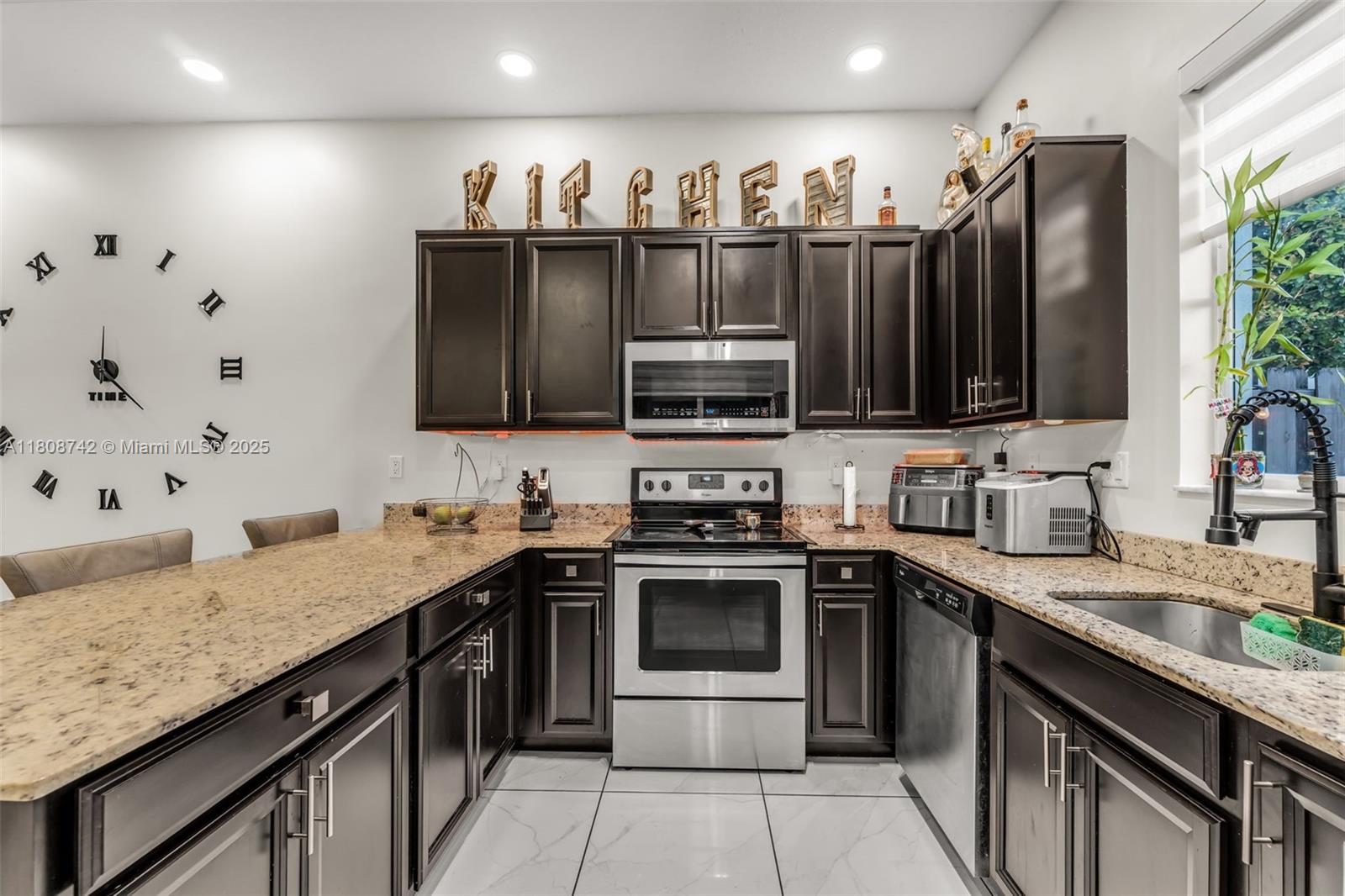 VENETIAN PARC WEST - Residential
