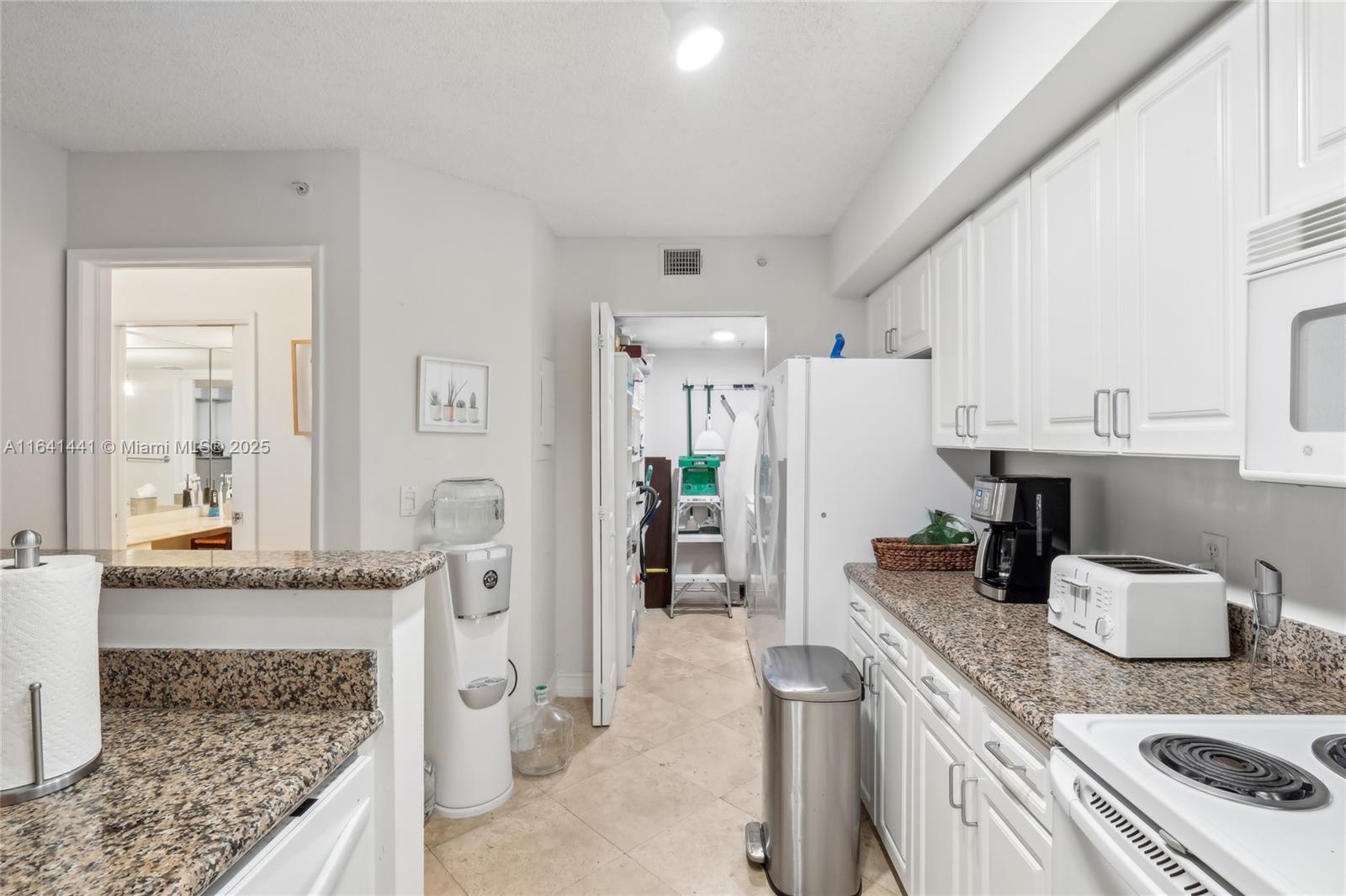 HIGHLAND BEACH CLUB CONDO - Residential