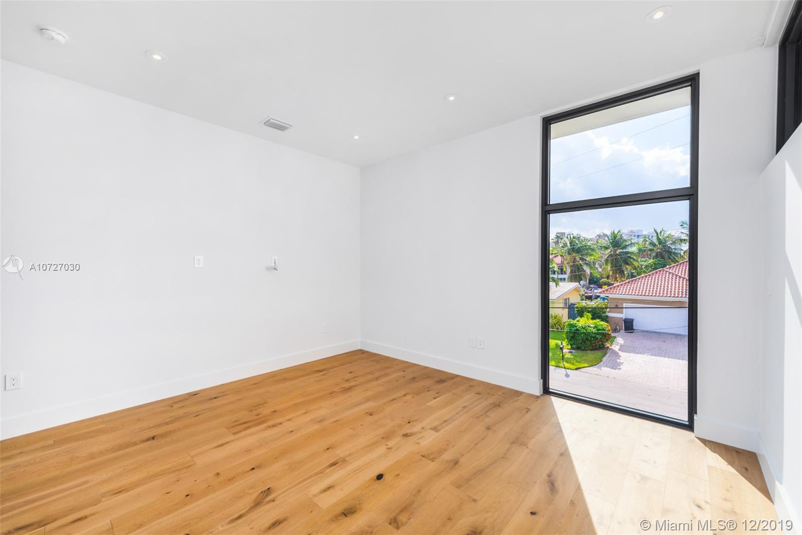 EASTERN SHORES - Residential