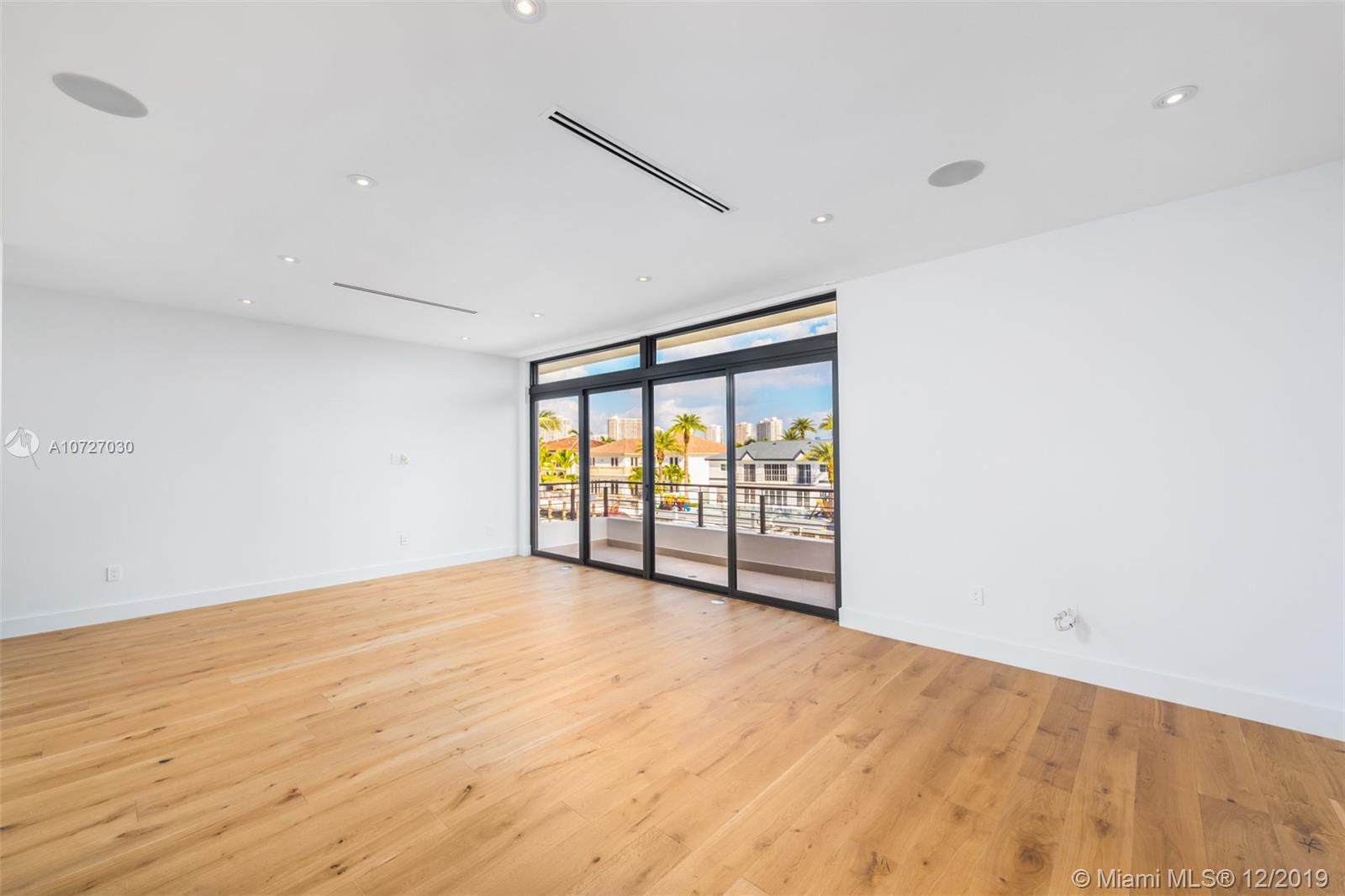 EASTERN SHORES - Residential