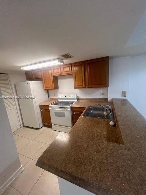 LAKES OF JACARANDA CONDO - Residential Lease