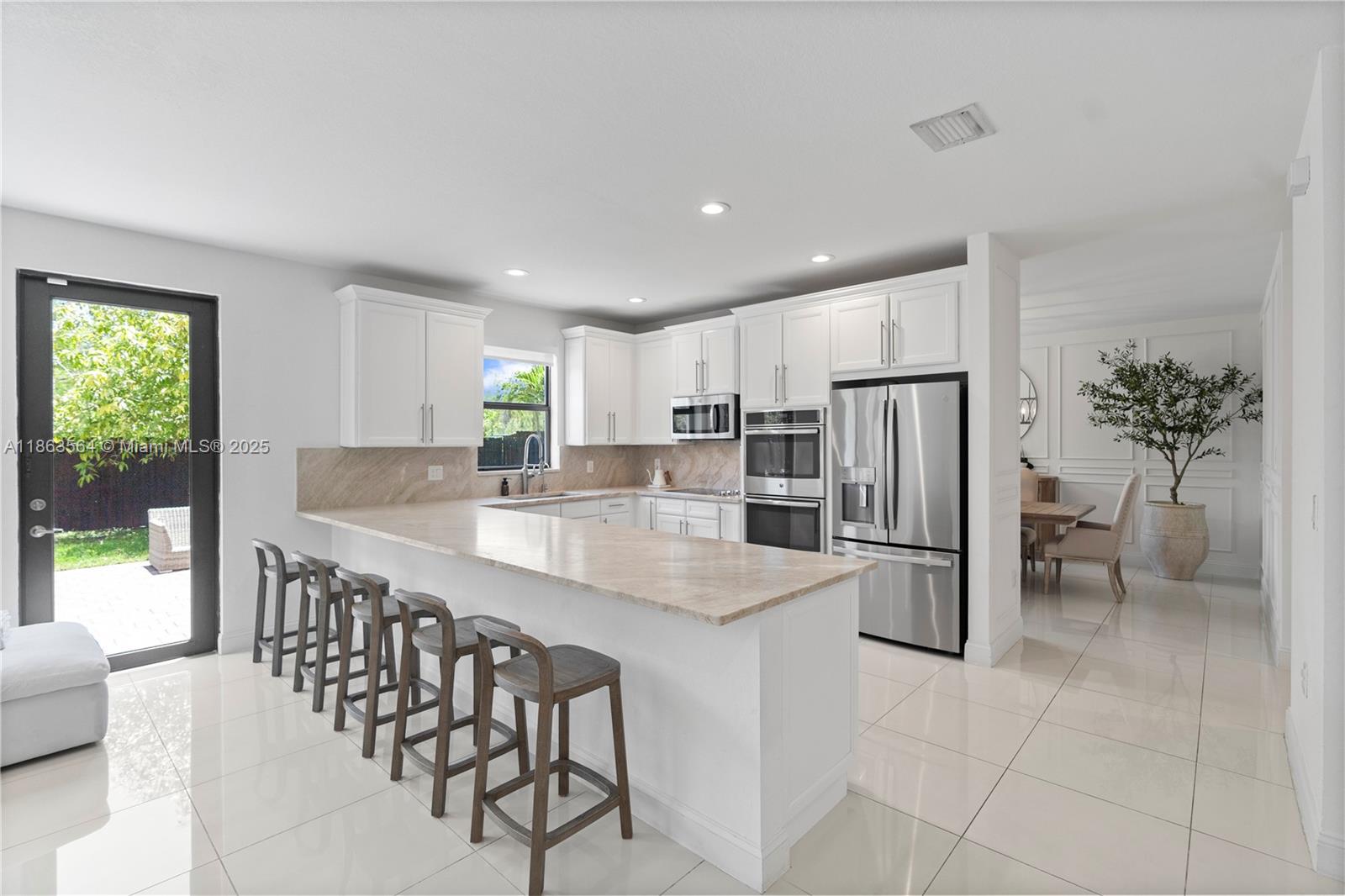 ISLES AT GRAND BAY - Residential Lease