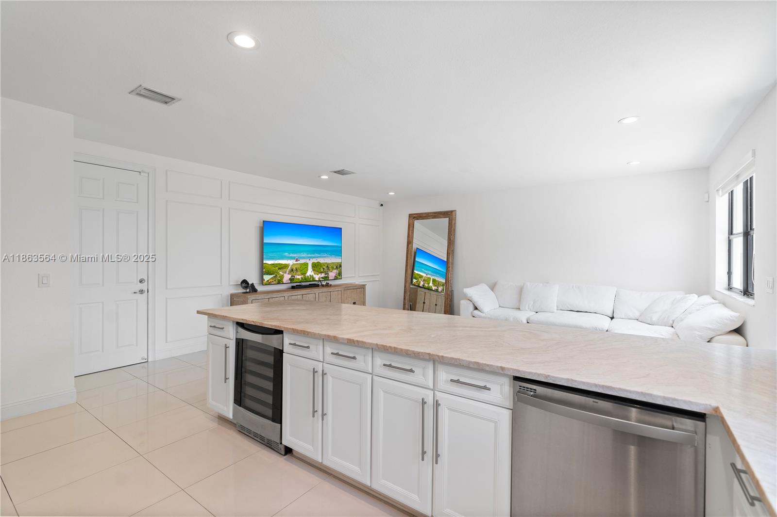 ISLES AT GRAND BAY - Residential Lease