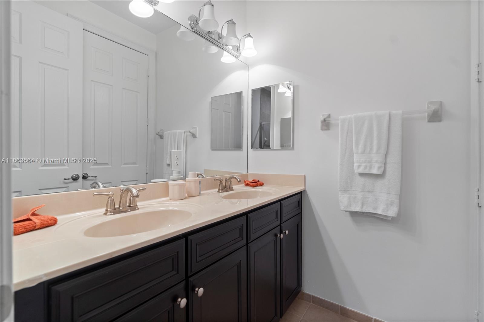 ISLES AT GRAND BAY - Residential Lease