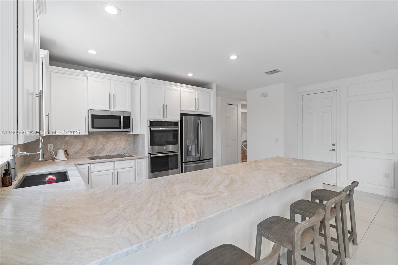 ISLES AT GRAND BAY - Residential Lease