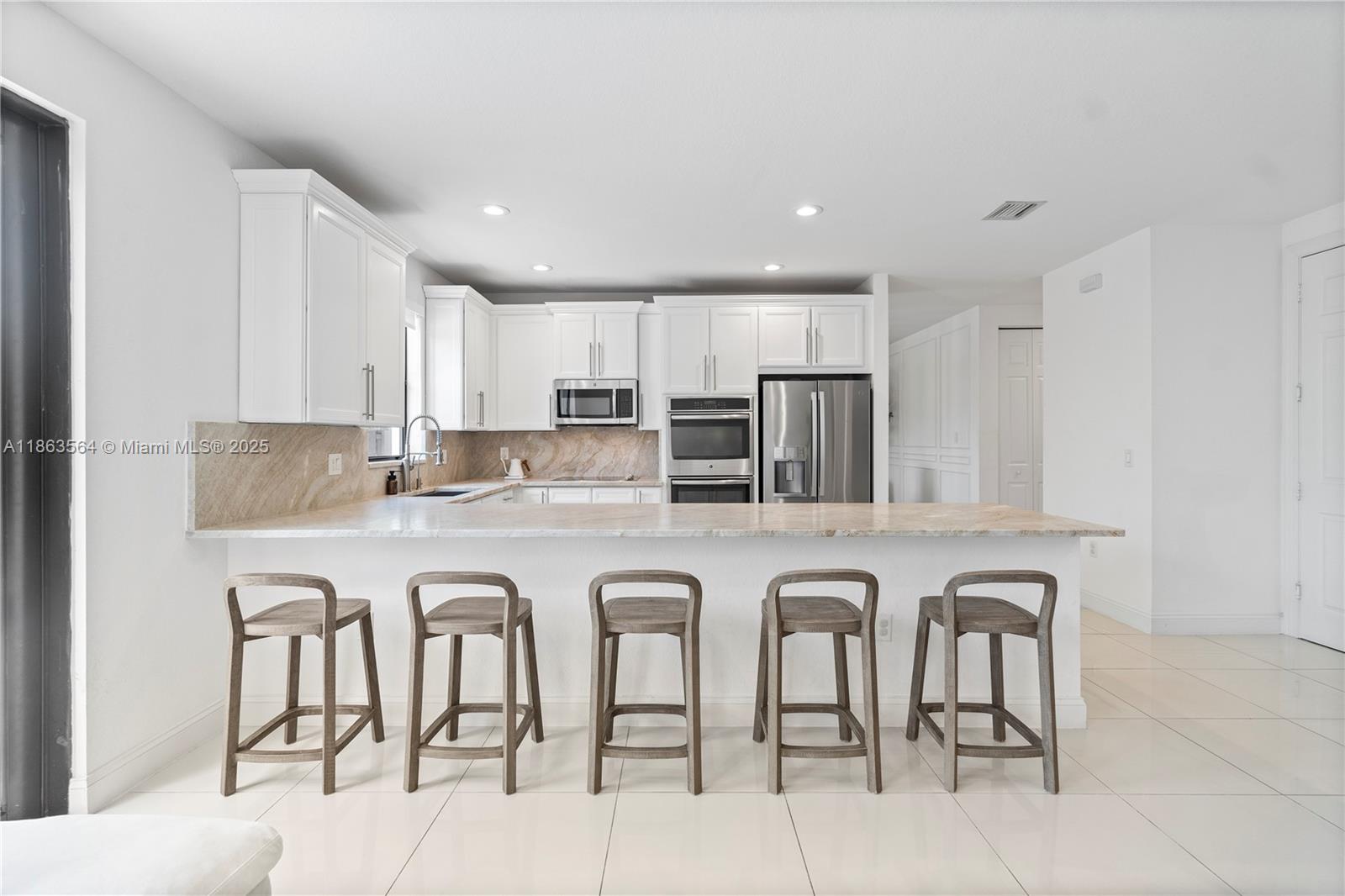 ISLES AT GRAND BAY - Residential Lease
