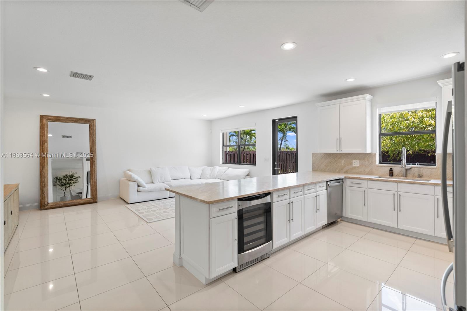 ISLES AT GRAND BAY - Residential Lease
