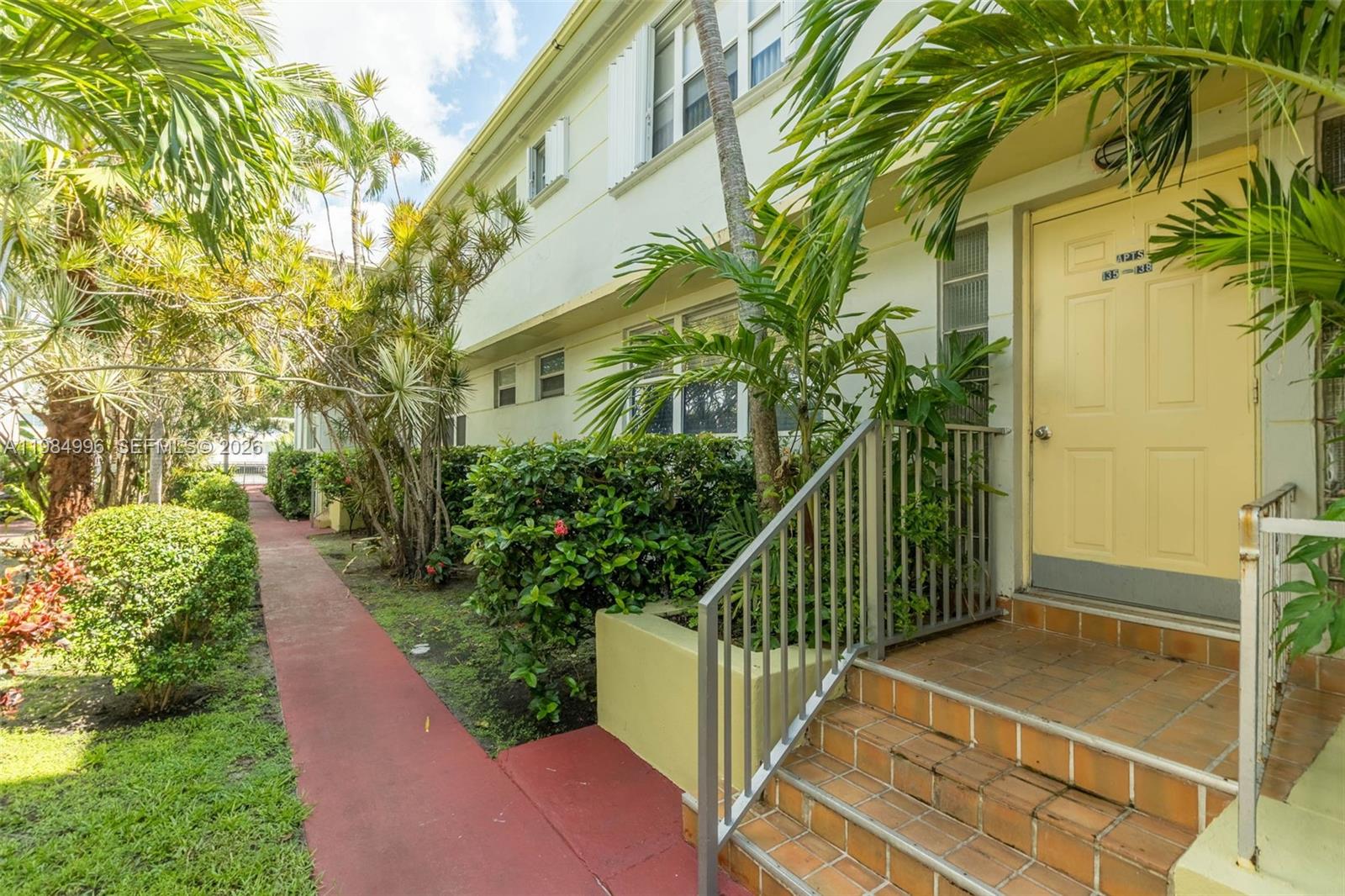 MARSEILLES DECO CONDO - Residential Lease