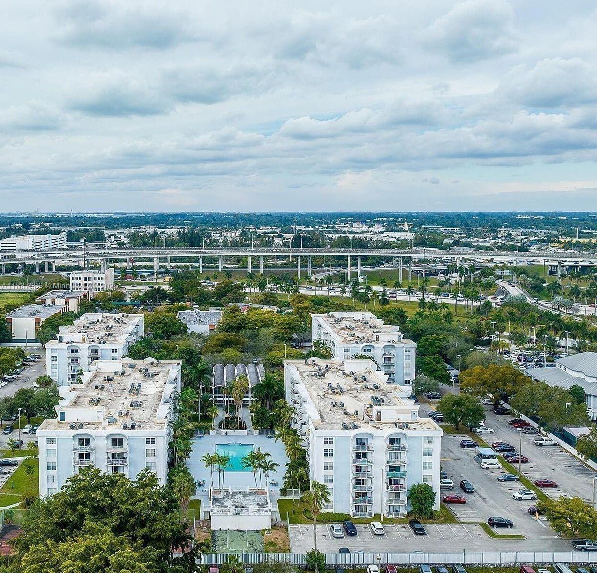 MONTECARLO CONDO - Residential