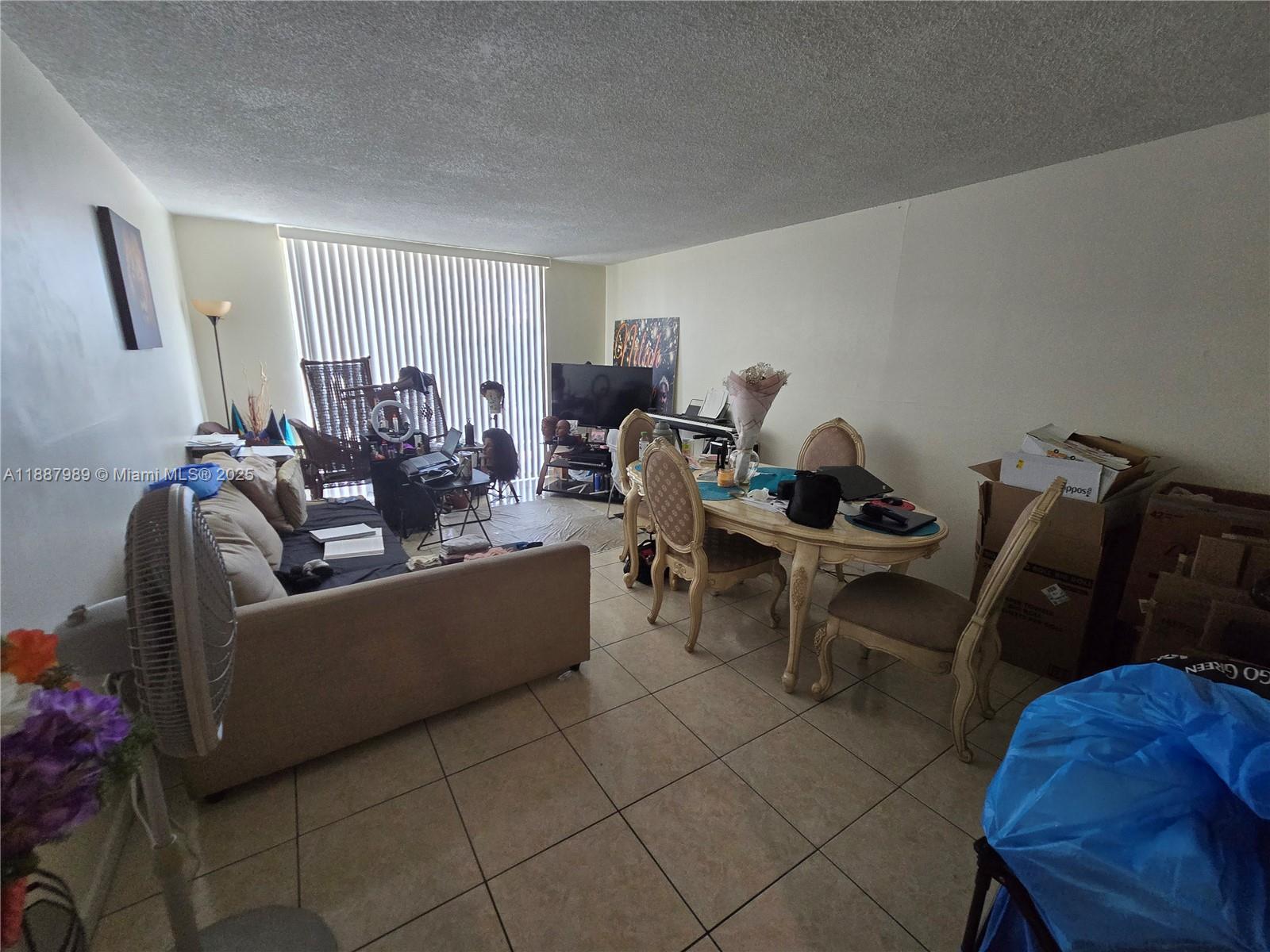 MONTECARLO CONDO - Residential