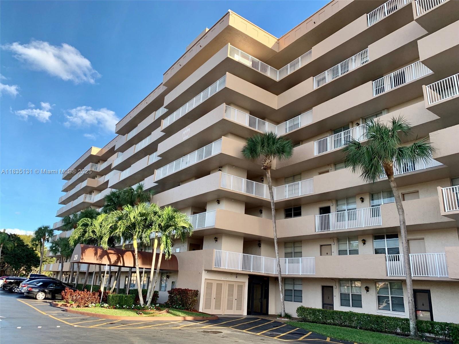 250 Jacaranda Dr 507