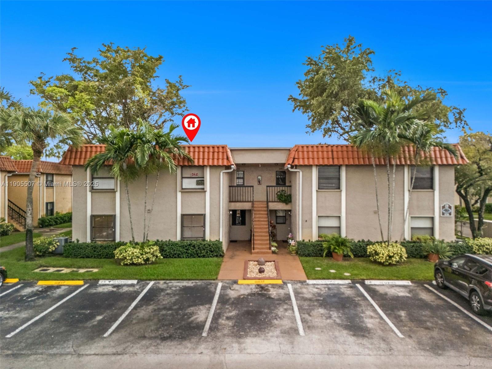 BANYAN TREE FIVE CONDO - Residential Lease