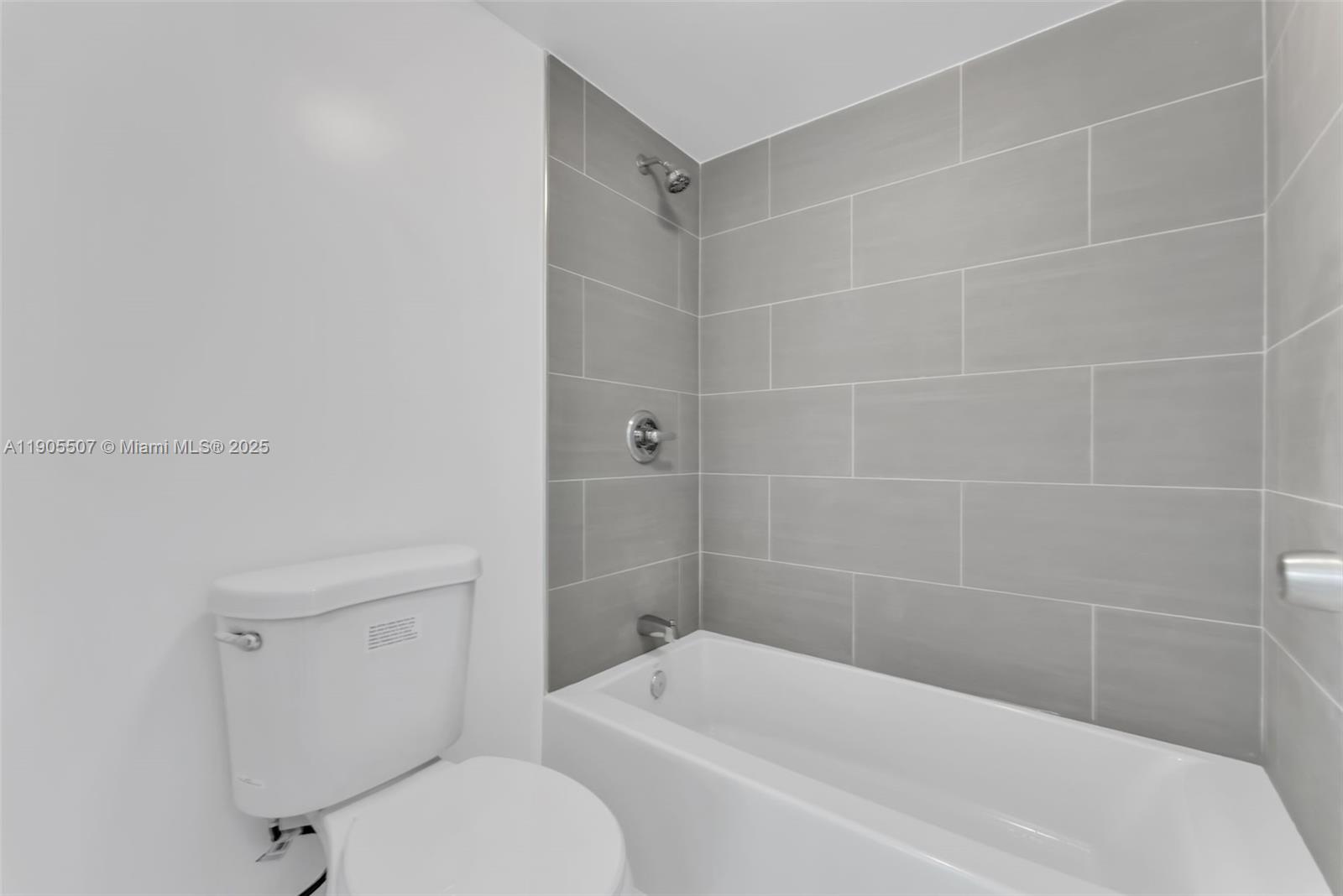 BANYAN TREE FIVE CONDO - Residential Lease