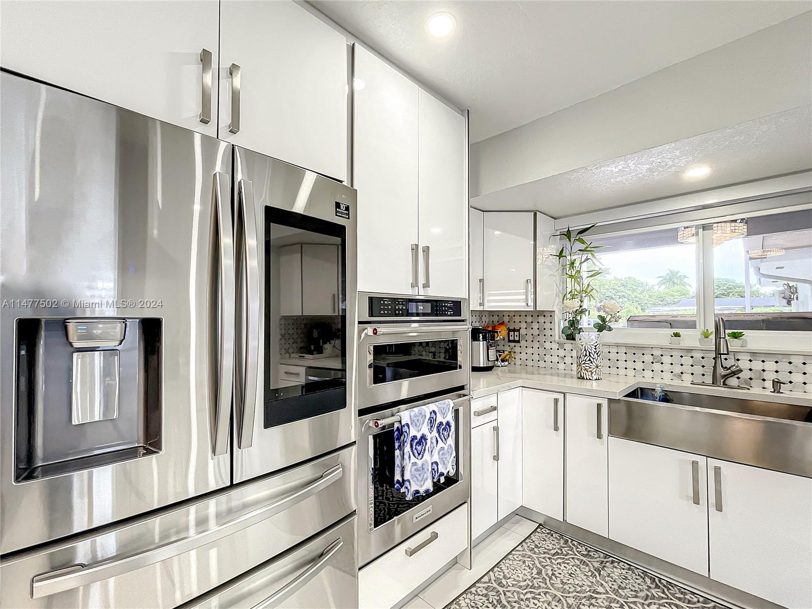 BURR ROAD ESTATES - Residential