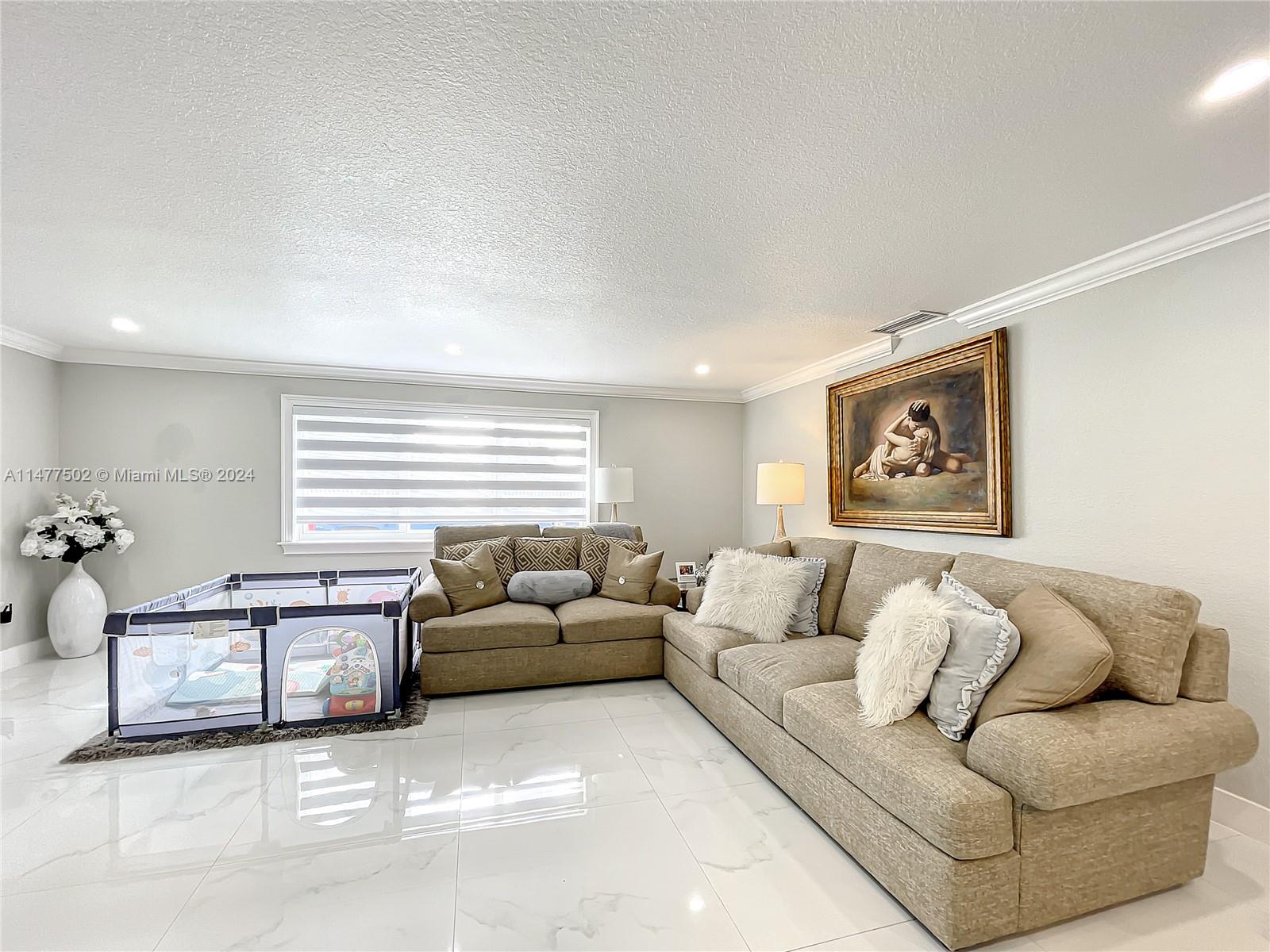 BURR ROAD ESTATES - Residential