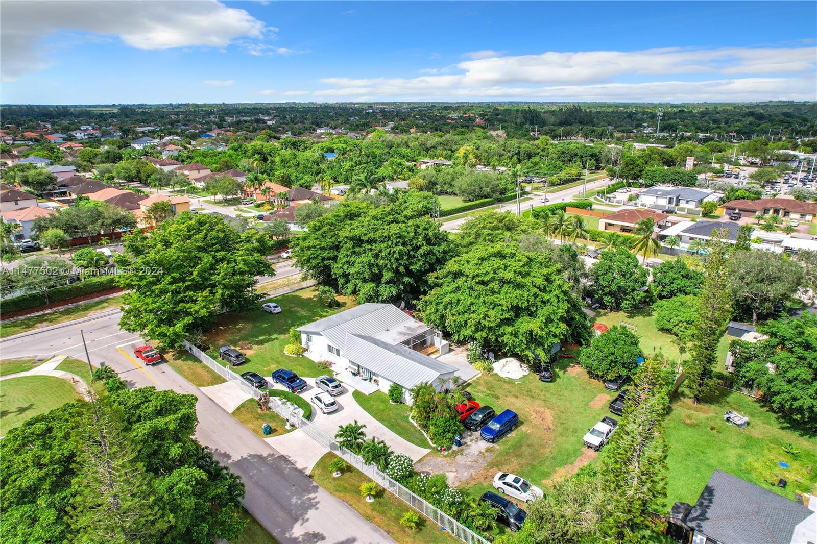 BURR ROAD ESTATES - Residential