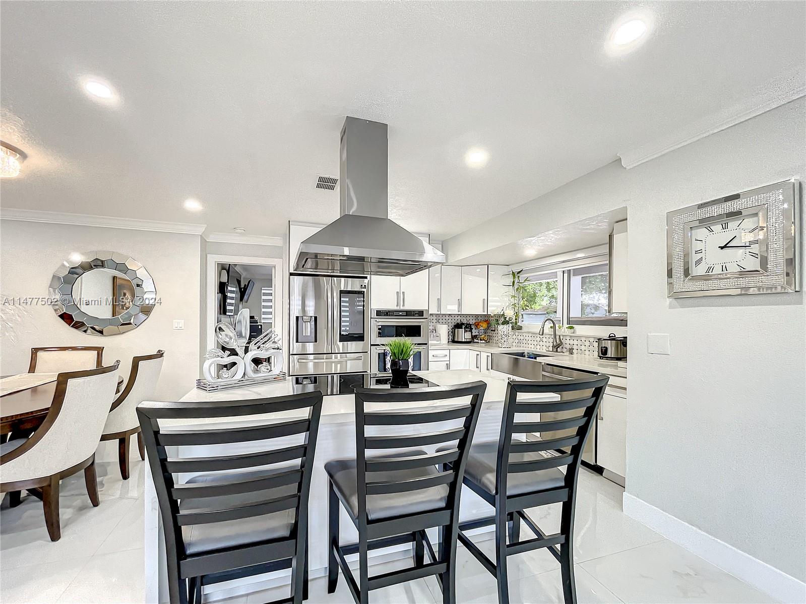 BURR ROAD ESTATES - Residential