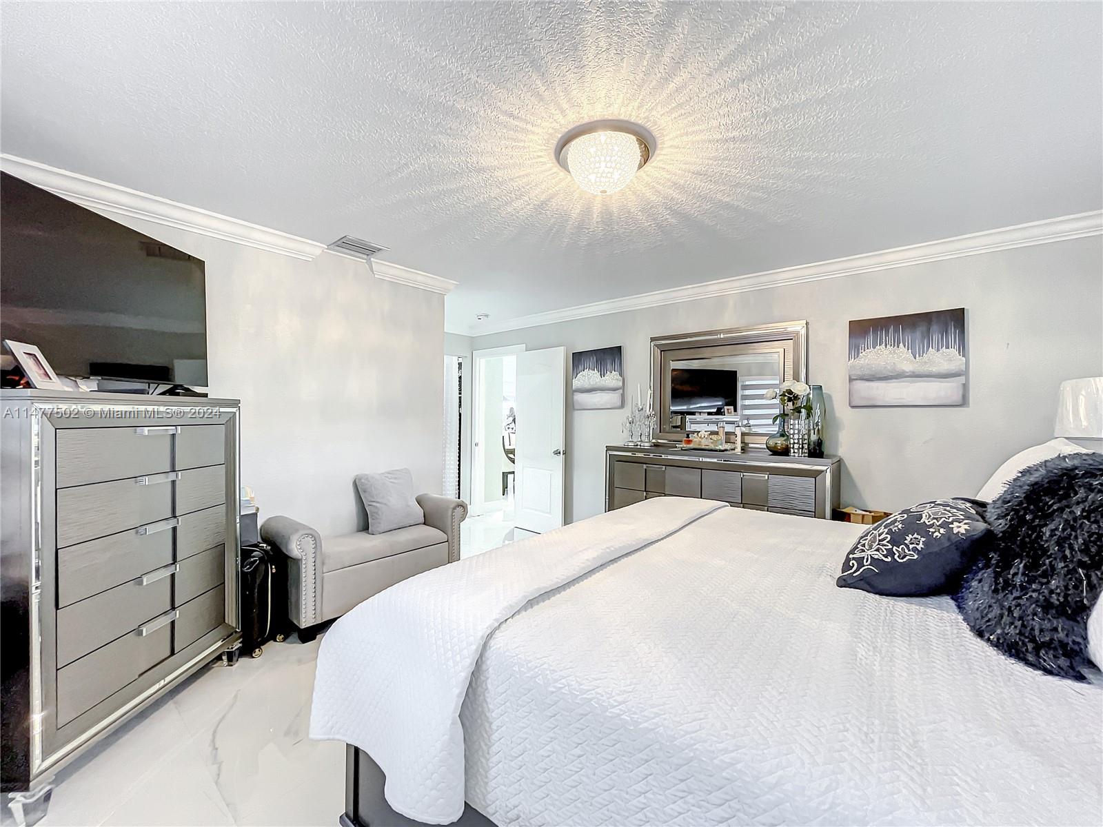 BURR ROAD ESTATES - Residential