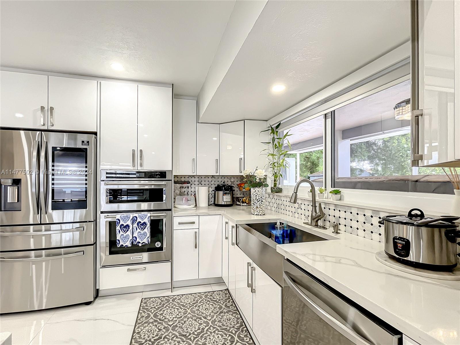 BURR ROAD ESTATES - Residential