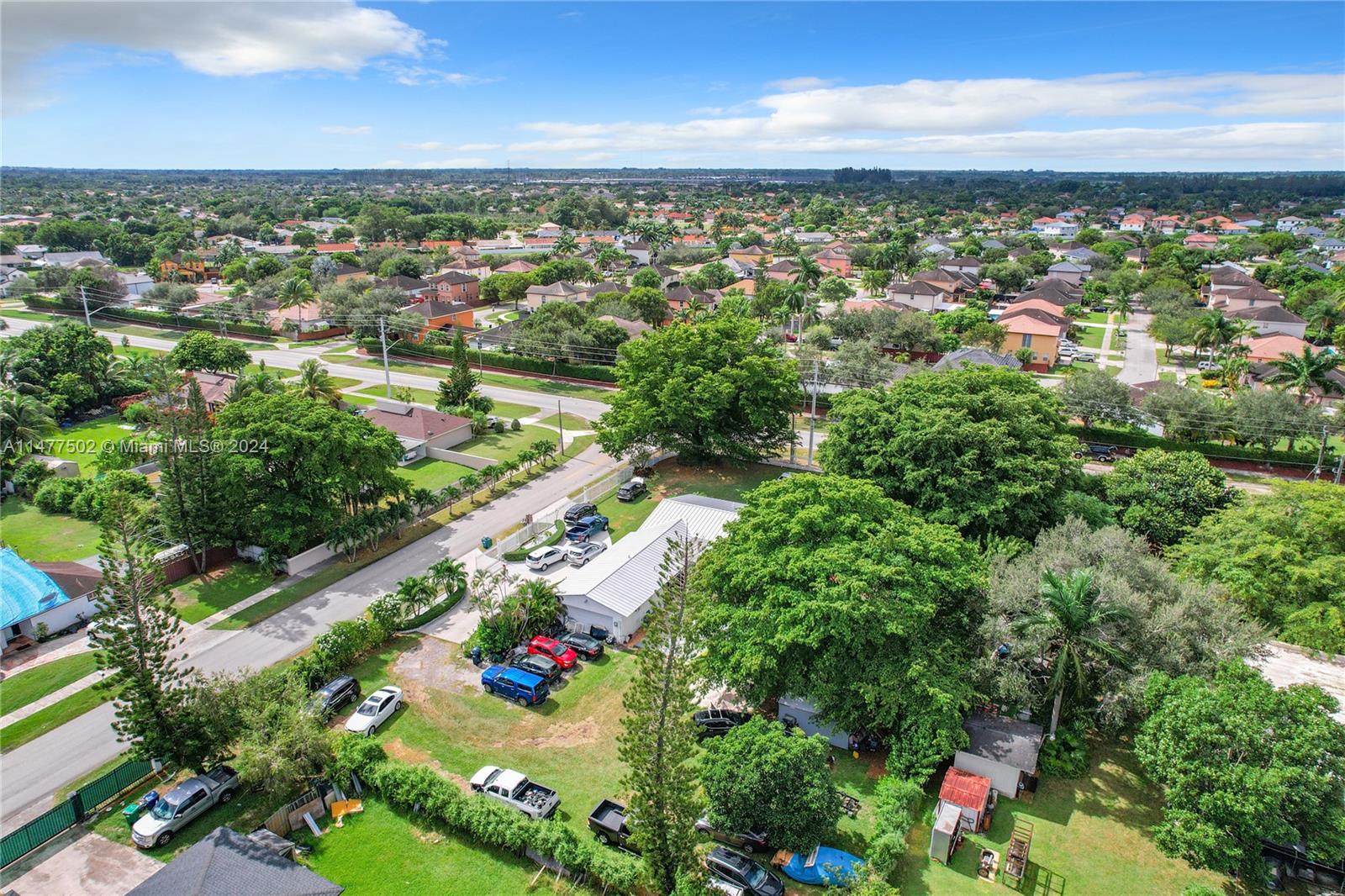 BURR ROAD ESTATES - Residential