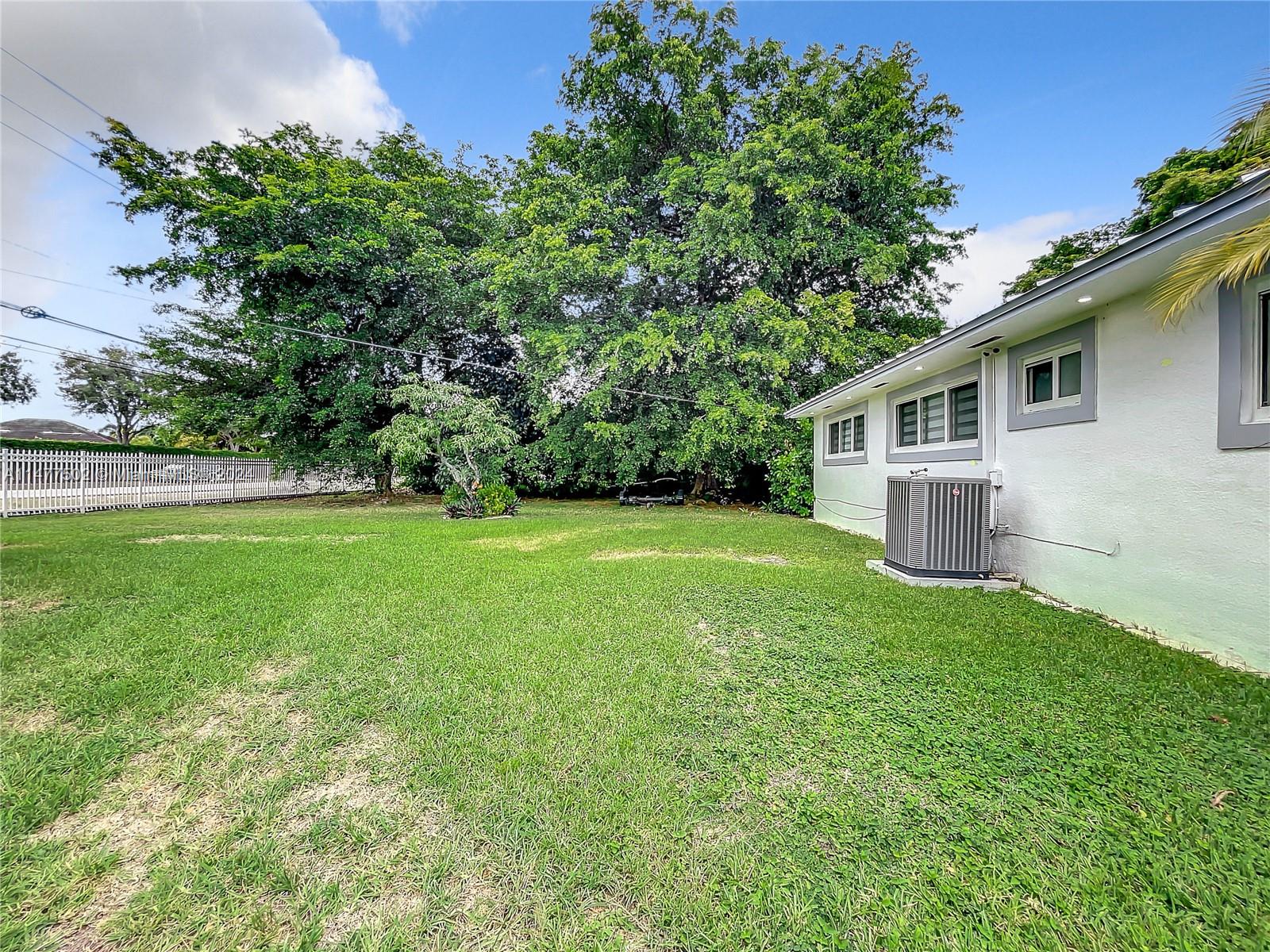 BURR ROAD ESTATES - Residential