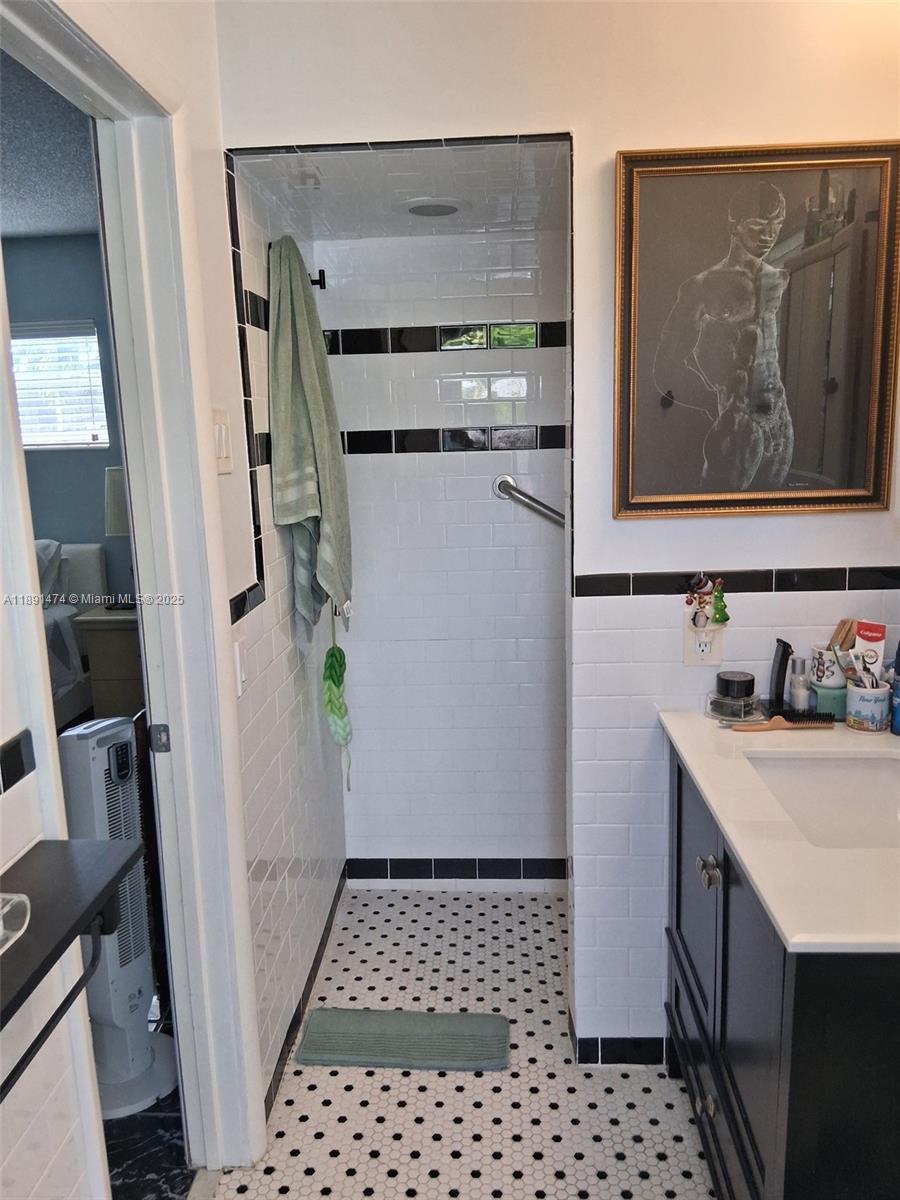 HOLLYWOOD HILLS AMEN PLAT - Residential