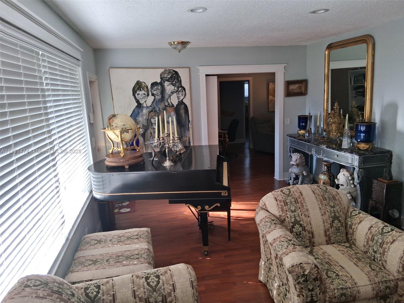HOLLYWOOD HILLS AMEN PLAT - Residential