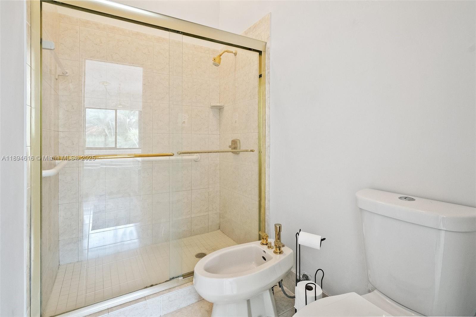 DORAL COLONY PHASE I - Residential Lease