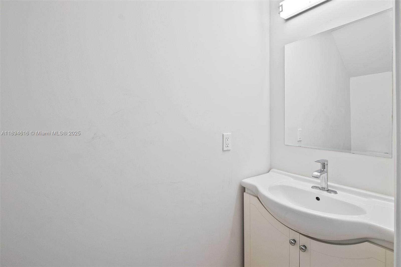 DORAL COLONY PHASE I - Residential Lease
