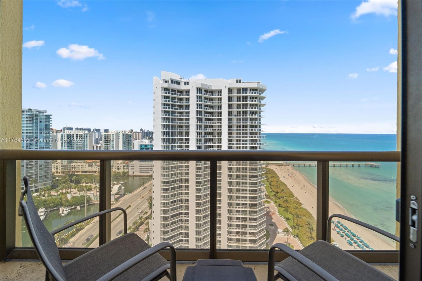 SAYAN CONDO - Residential