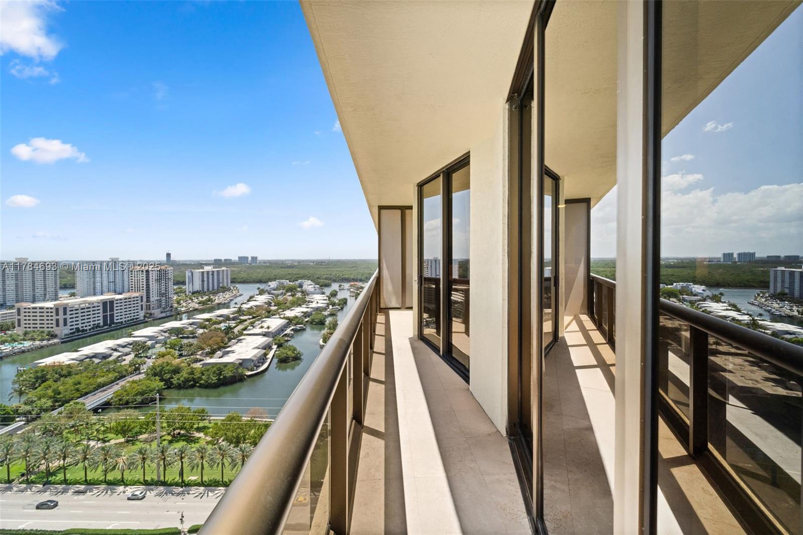 SAYAN CONDO - Residential