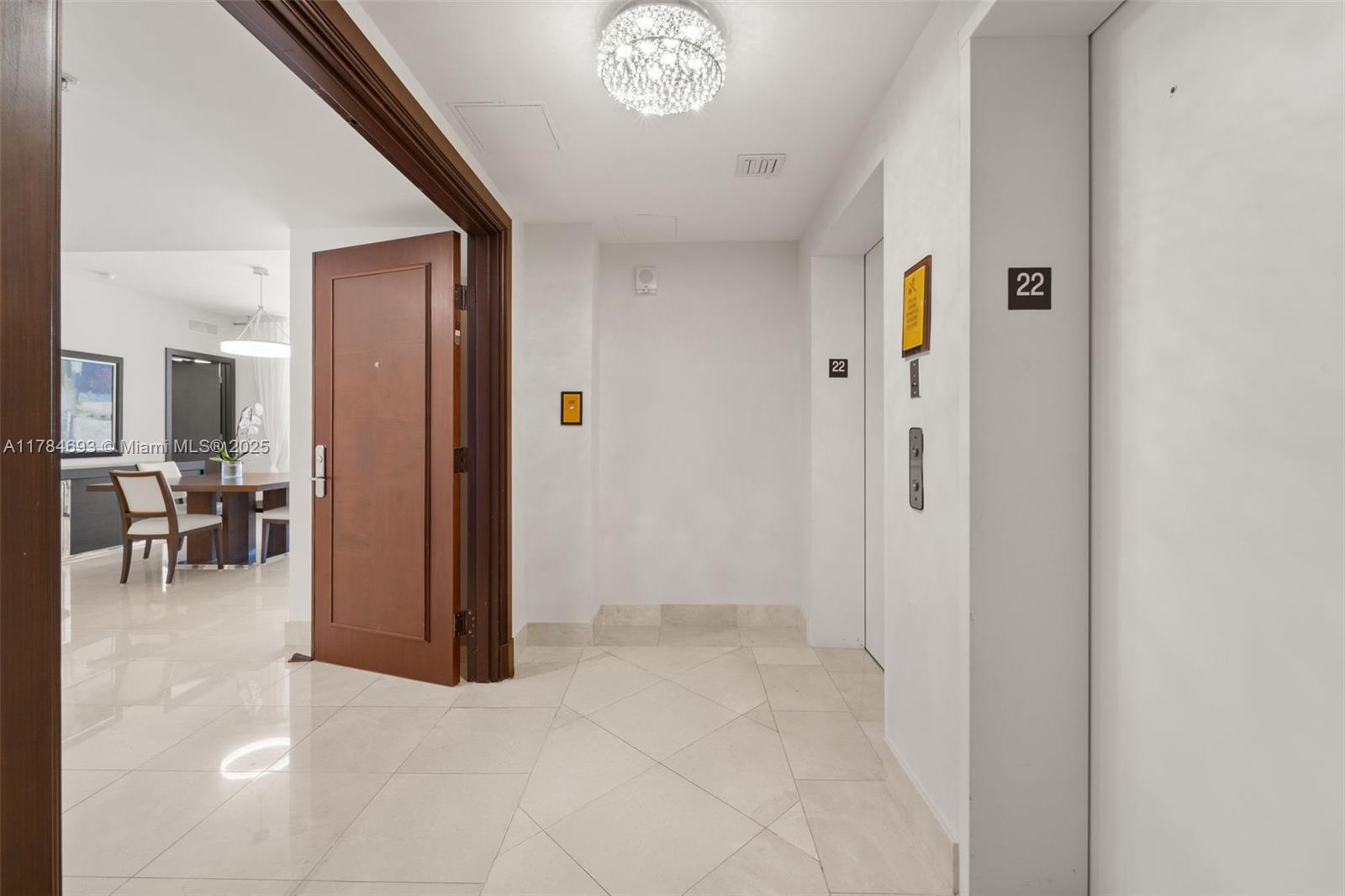 SAYAN CONDO - Residential