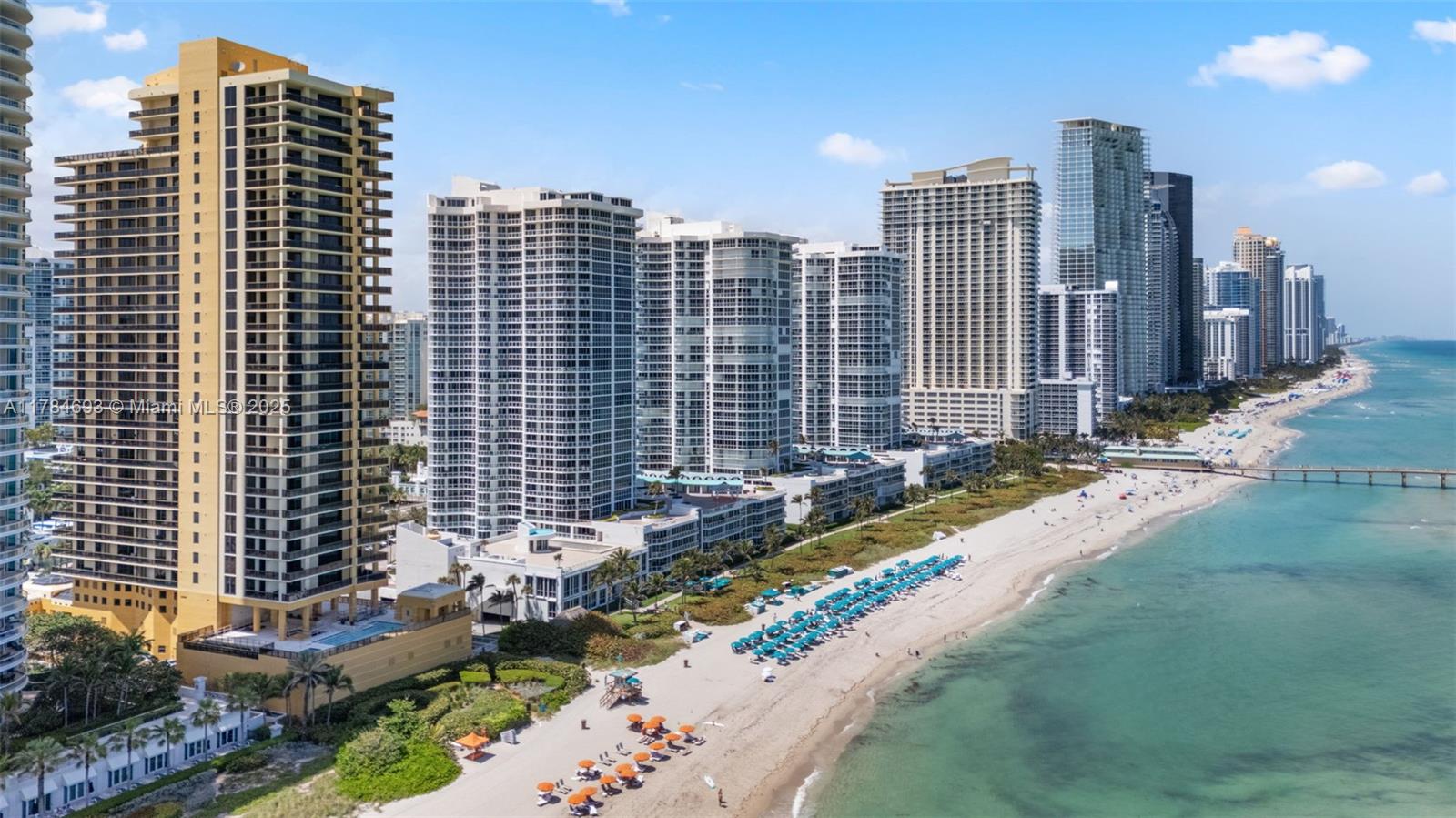 SAYAN CONDO - Residential