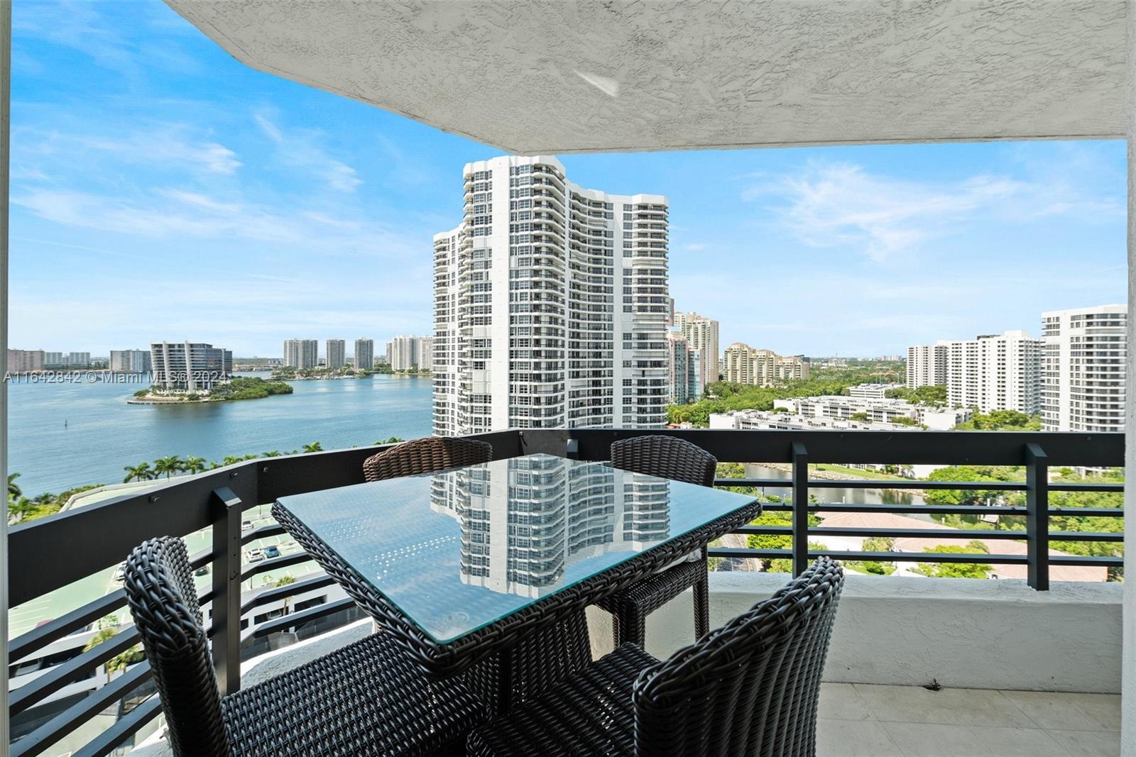 MYSTIC POINTE TOWER 400 C - Residential